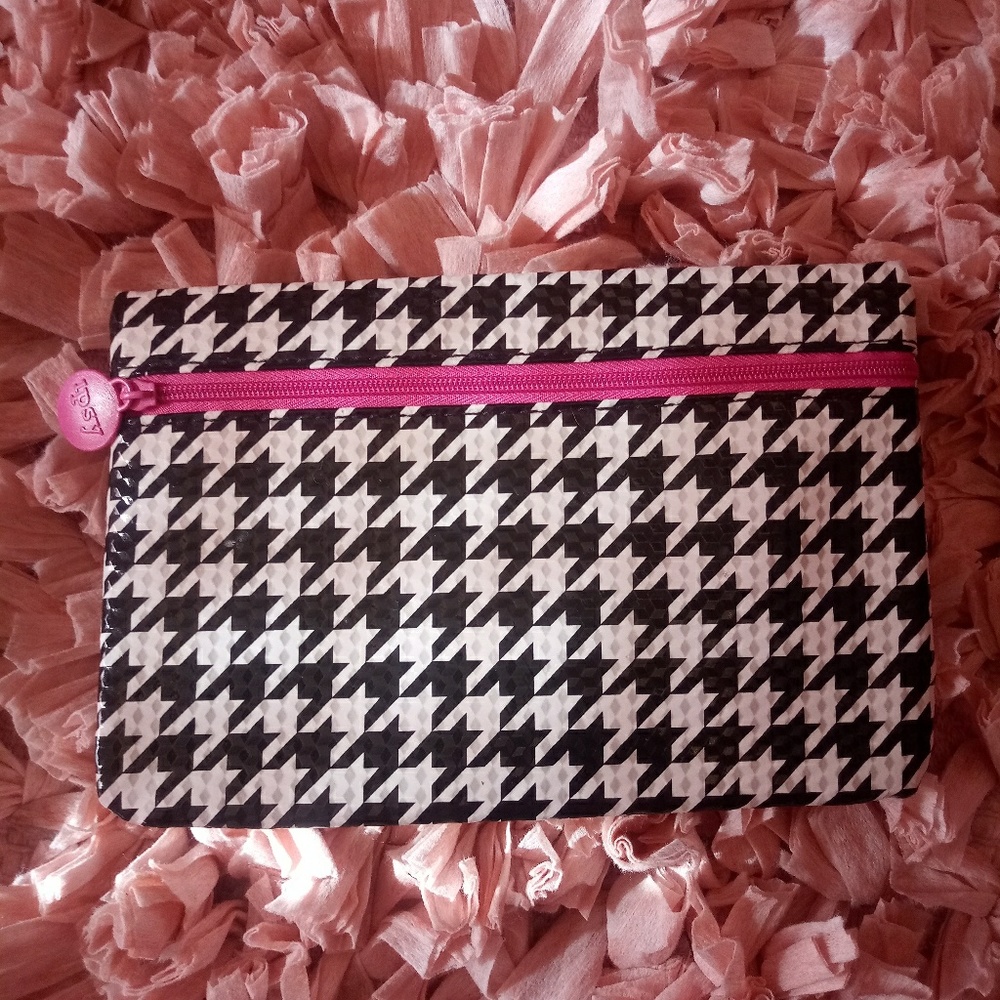 Small Ipsy makeup pouch